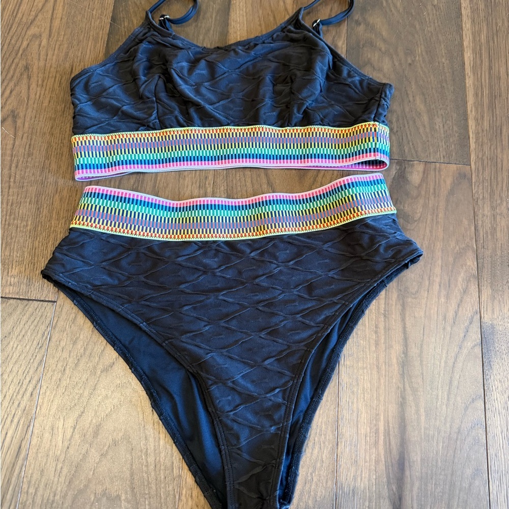 Textured Black Bikini Set High Waisted Rainbow Elastic Band Women’s Large
